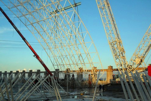 张家口枝江五柳树市场北大门网架工程