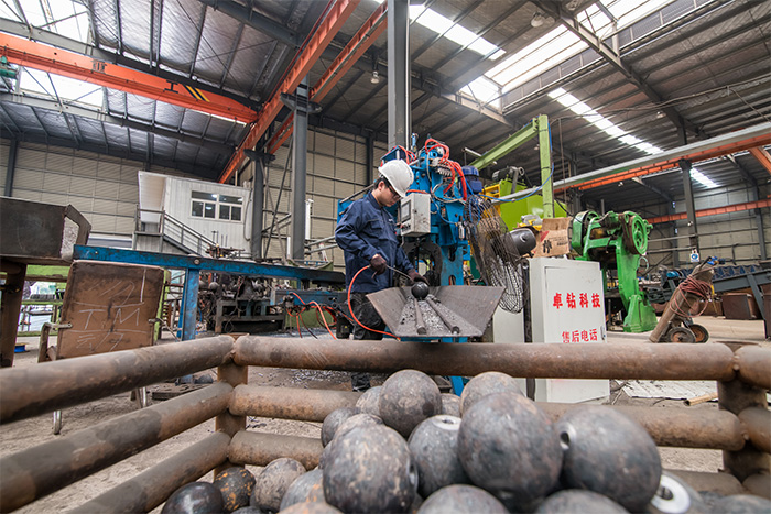 张家口网架配件-螺栓球加工车间